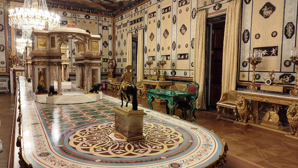 Интерьер Каса-дель-Лабрадор (Casa del Labrador) в Аранхуэсе, Испания. «Домик рабочего», роскошный маленький дворец, построенный в конце XVIII — начале XIX века для отдыха королевской семьи во время прогулок по парку